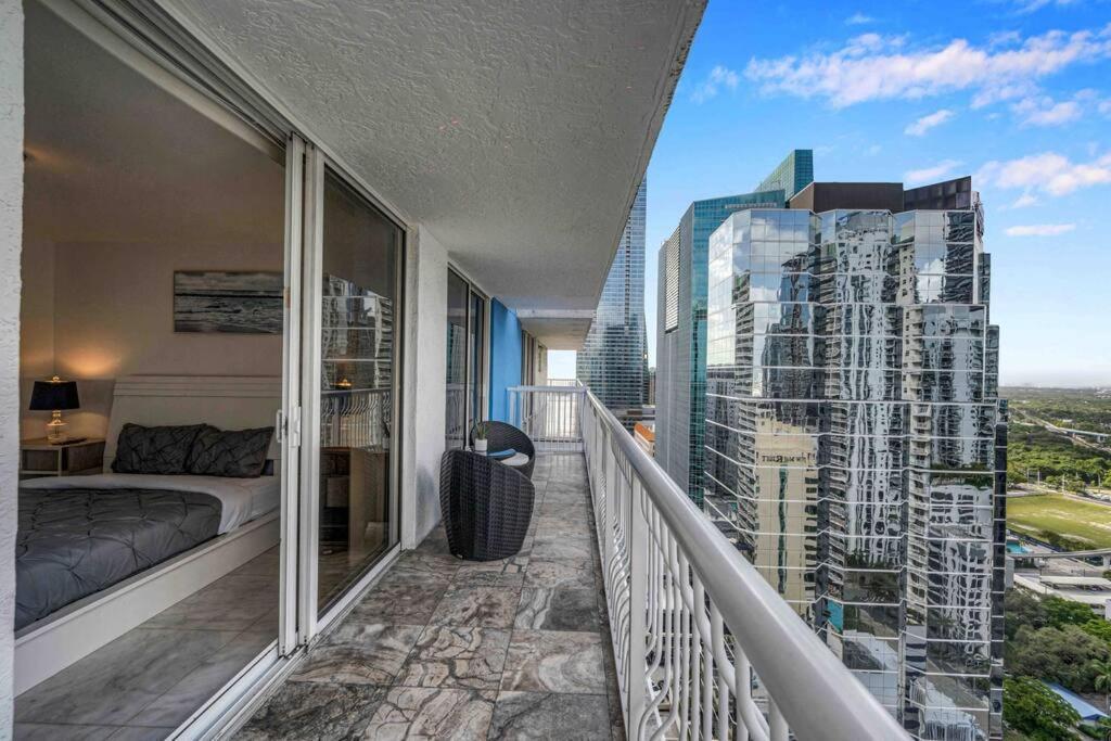 Iconic High Floor 3 Bedrooms In The Heart Of Маями Екстериор снимка