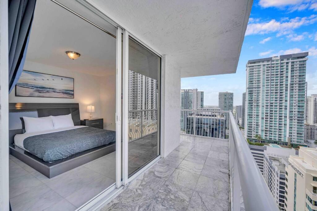 Iconic High Floor 3 Bedrooms In The Heart Of Маями Екстериор снимка