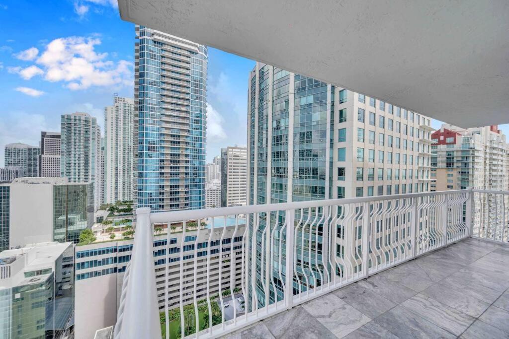Iconic High Floor 3 Bedrooms In The Heart Of Маями Екстериор снимка