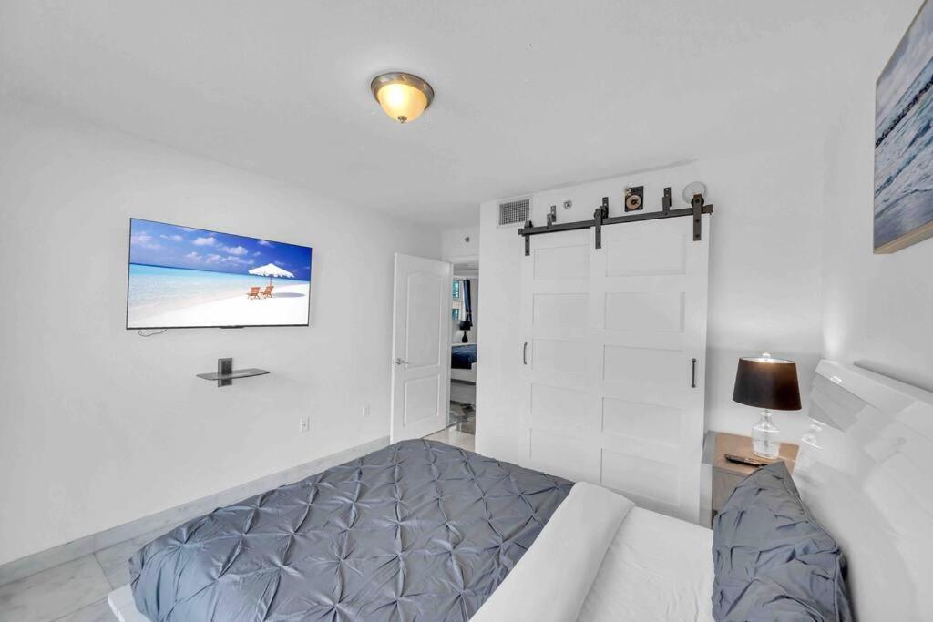 Iconic High Floor 3 Bedrooms In The Heart Of Маями Екстериор снимка