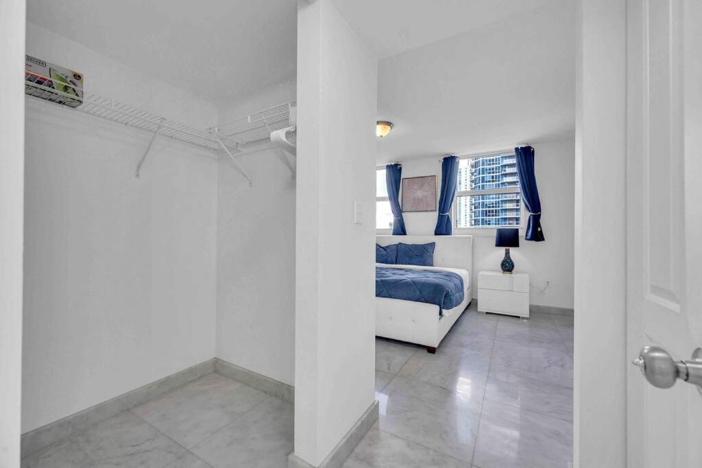 Iconic High Floor 3 Bedrooms In The Heart Of Маями Екстериор снимка
