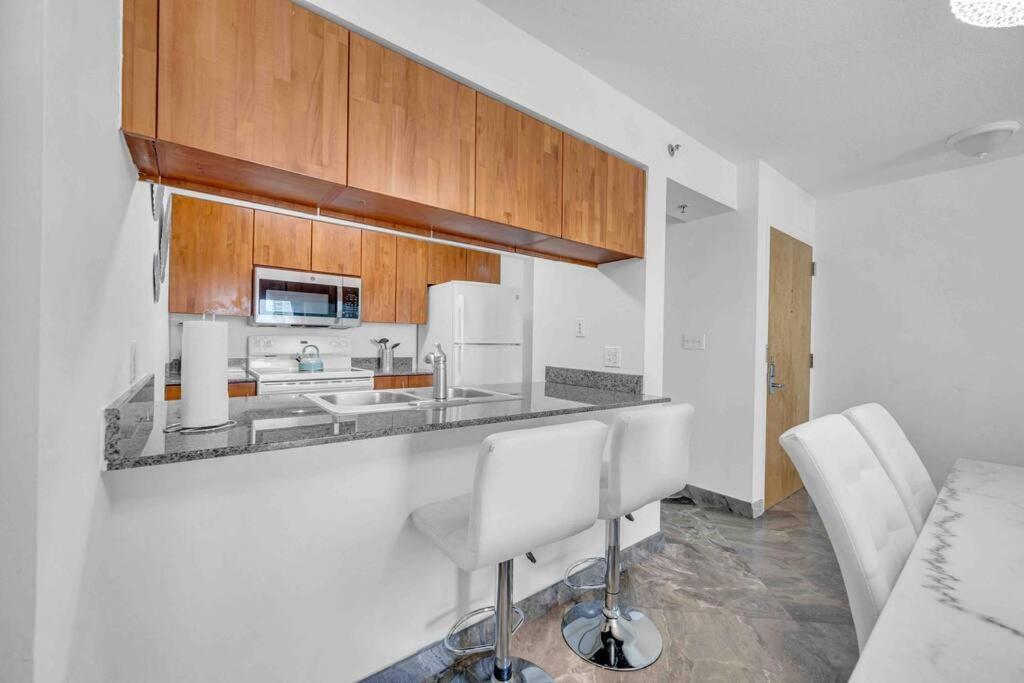 Iconic High Floor 3 Bedrooms In The Heart Of Маями Екстериор снимка