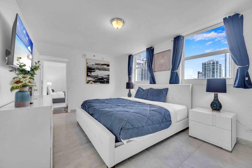 Iconic High Floor 3 Bedrooms In The Heart Of Маями Екстериор снимка