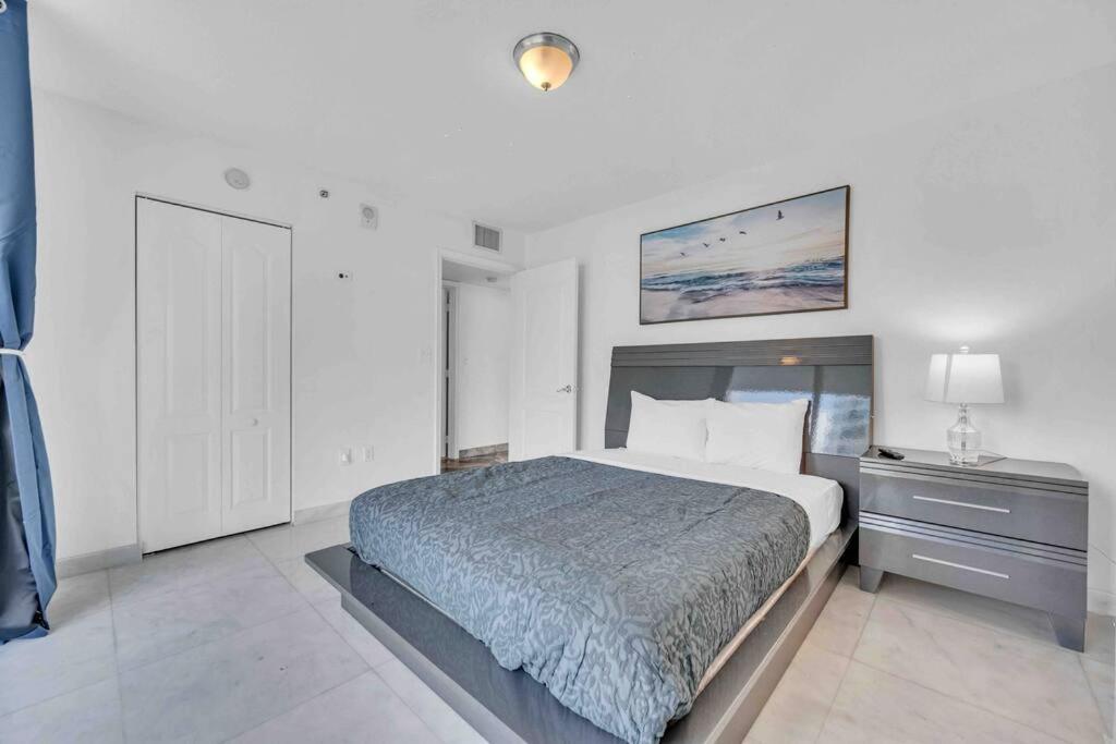 Iconic High Floor 3 Bedrooms In The Heart Of Маями Екстериор снимка