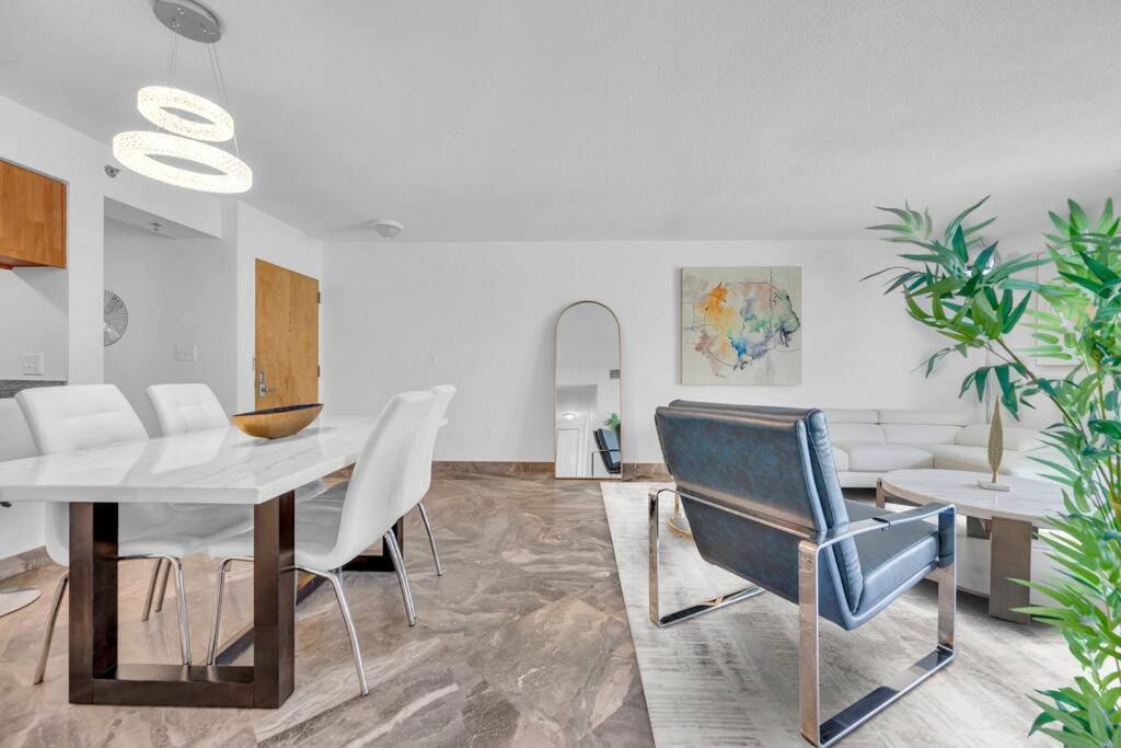 Iconic High Floor 3 Bedrooms In The Heart Of Маями Екстериор снимка