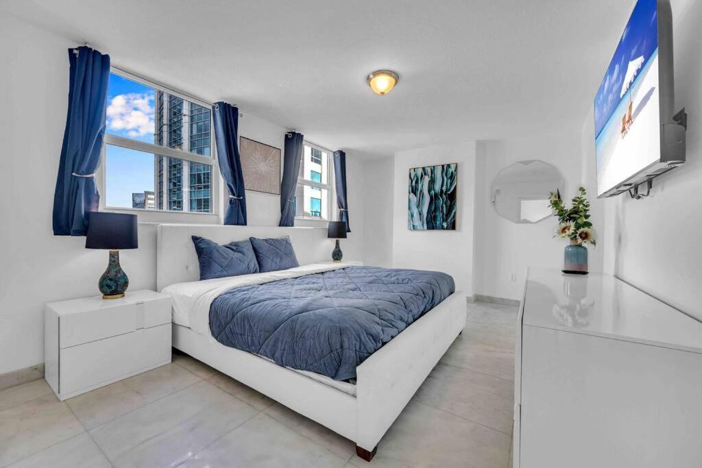 Iconic High Floor 3 Bedrooms In The Heart Of Маями Екстериор снимка